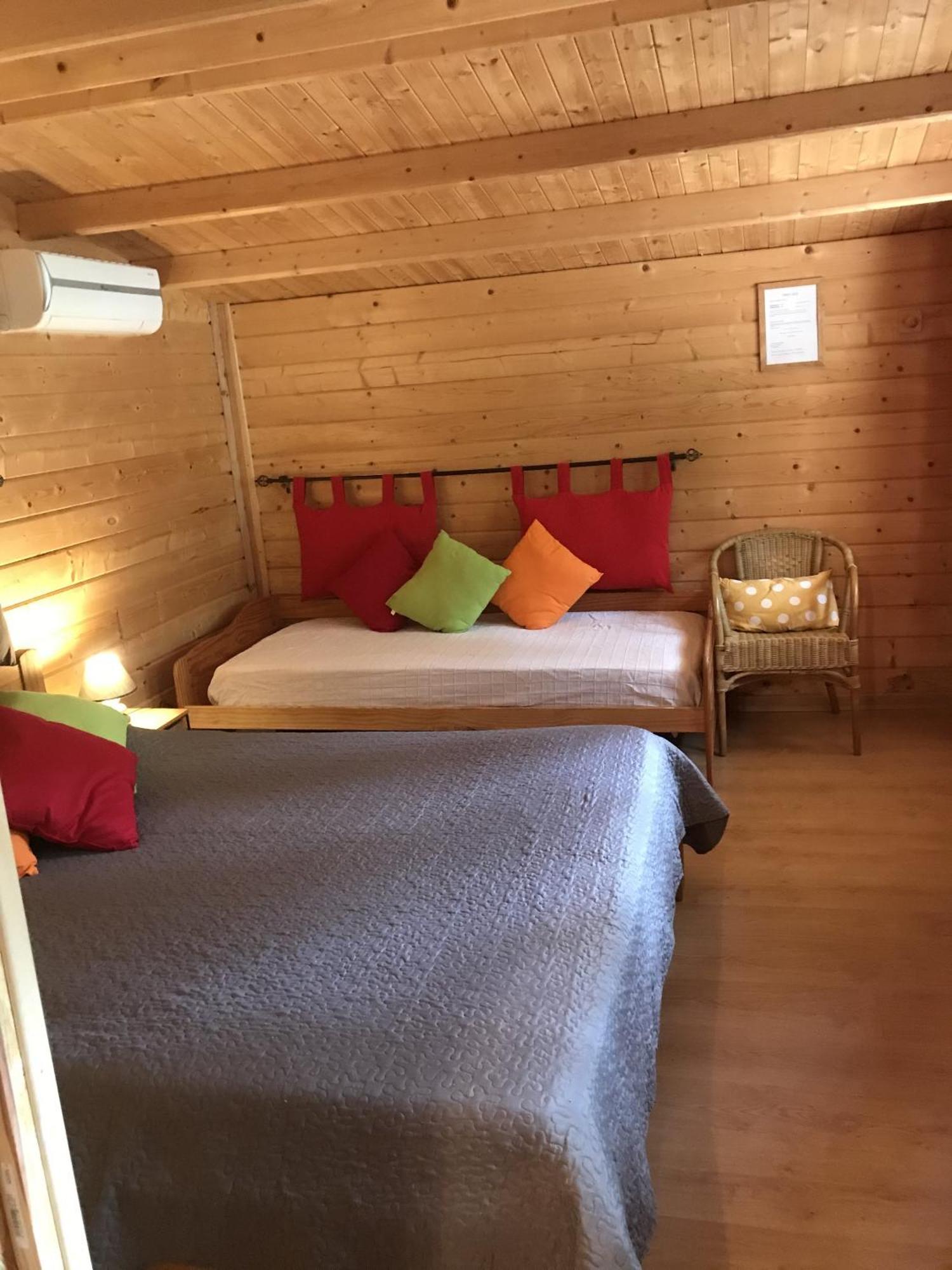 Mas De La Pinede Ex-Les Arbousiers Bed & Breakfast Bollène Rom bilde